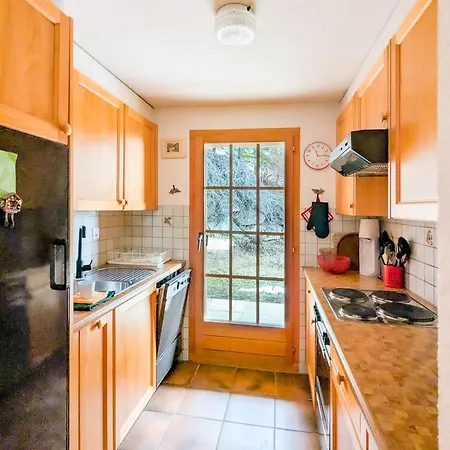 Centered Ski/swim Ap. W/ Private Yard & Fireplace *