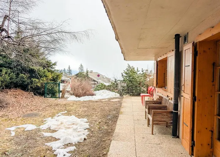 Centered Ski/swim Ap. W/ Private Yard & Fireplace *