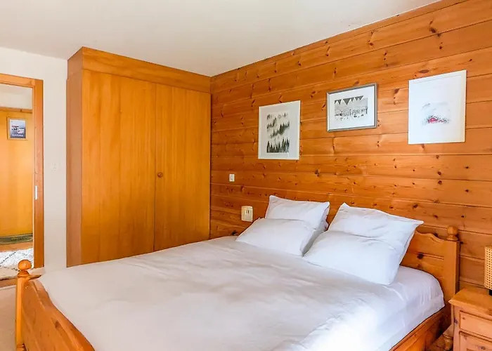 Апартаменты Centered Ski/swim Ap. W/ Private Yard & Fireplace