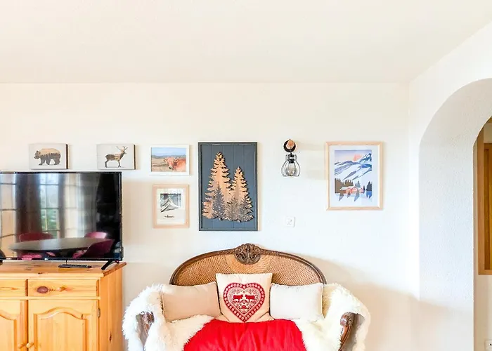 Апартаменты Centered Ski/swim Ap. W/ Private Yard & Fireplace