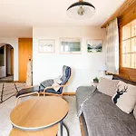Centered Ski/swim Ap. W/ Private Yard & Fireplace Apartment *