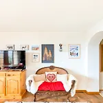 Apartment Centered Ski/swim Ap. W/ Private Yard & Fireplace